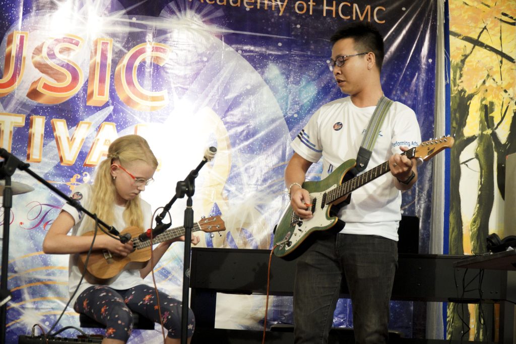 Guitar Lessons for chidren in Thao Dien