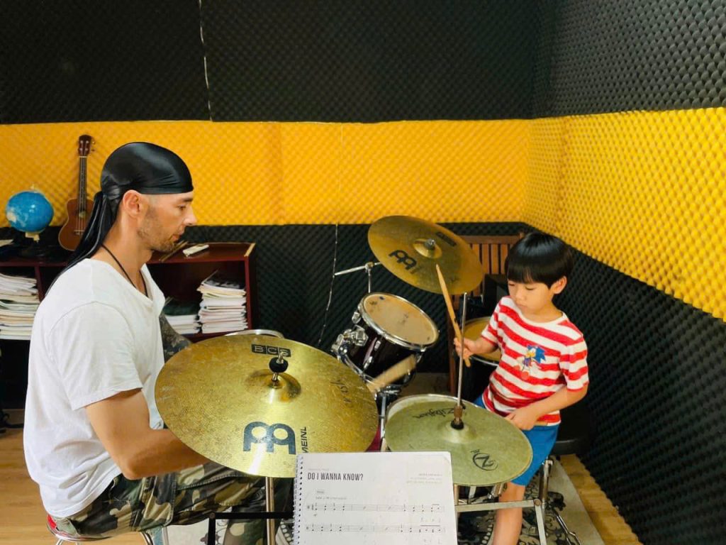 Music instruments class in Thao Dien HCMC